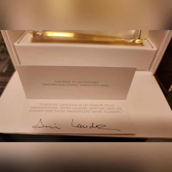 Tuberose Gardenia Private Collection by Estee Lauder Pure Parfum; 30ml / 1 fl.oz - Picture 9 of 16